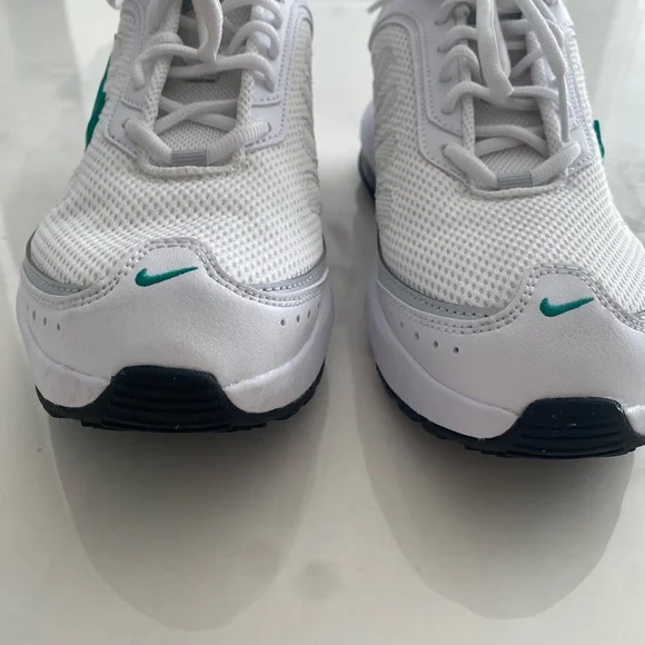 Nike White and Teal Athletic Shoes - Picture 2 of 5